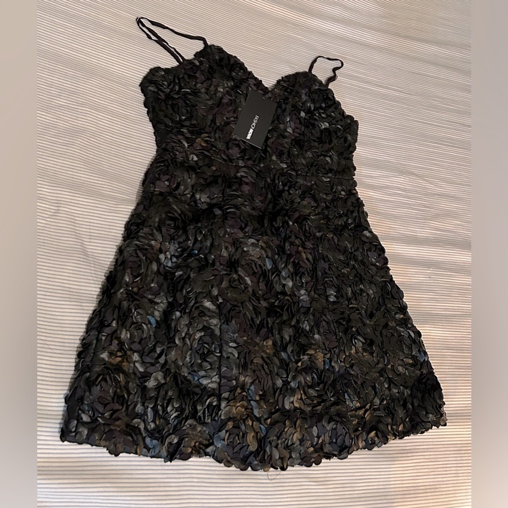 Fashion Nova brand new black short Dress size medium